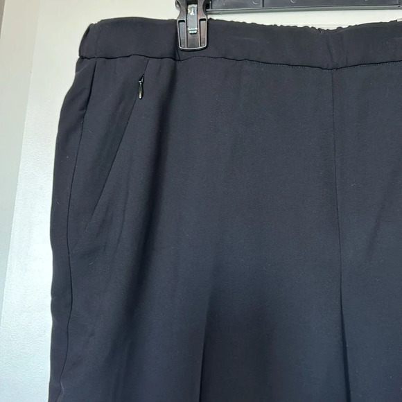 NWT-Chico’s relaxed tapered pants - Picture 4 of 13